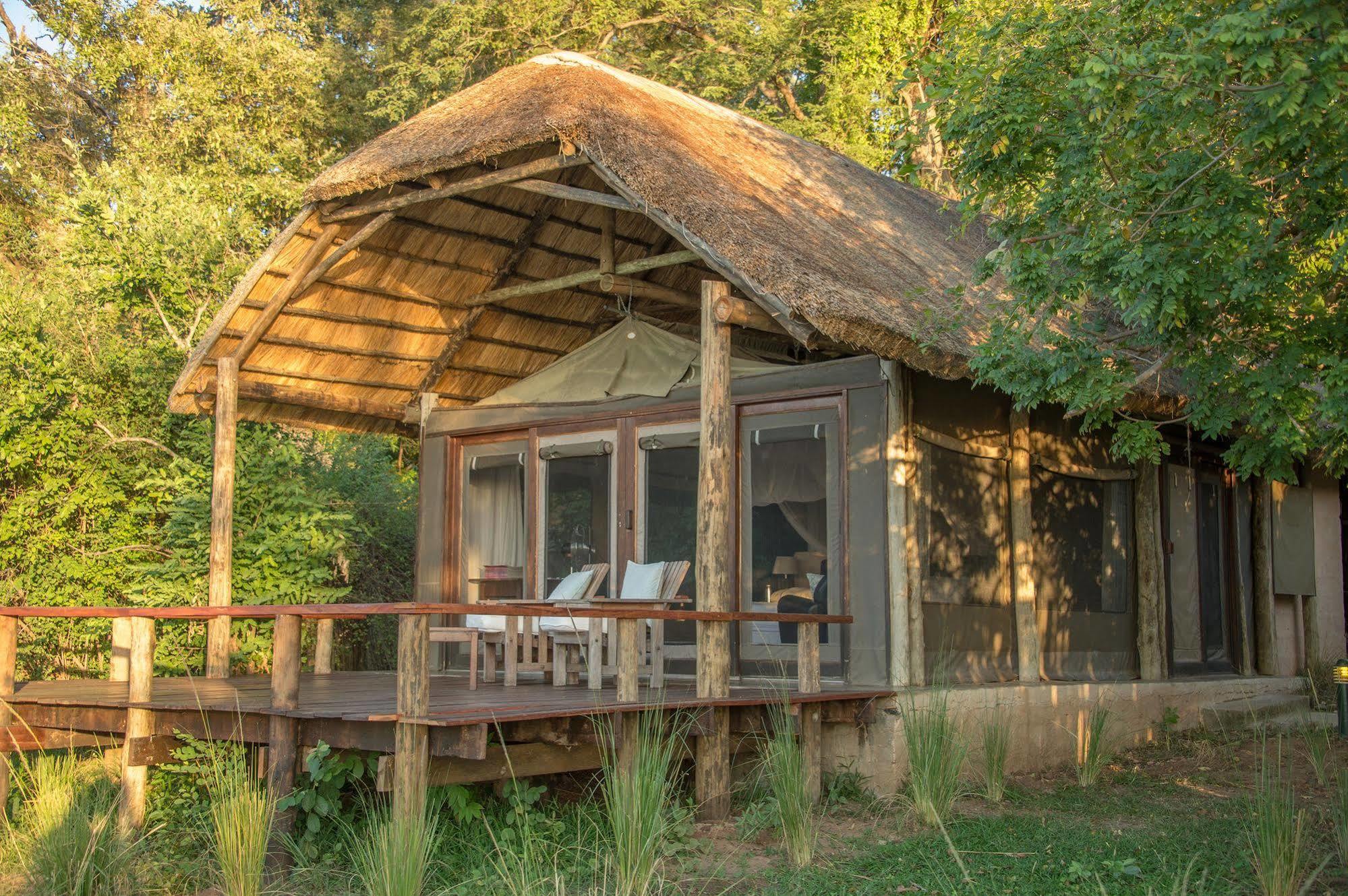 Royal Zambezi Lodge Mafuta Luaran gambar