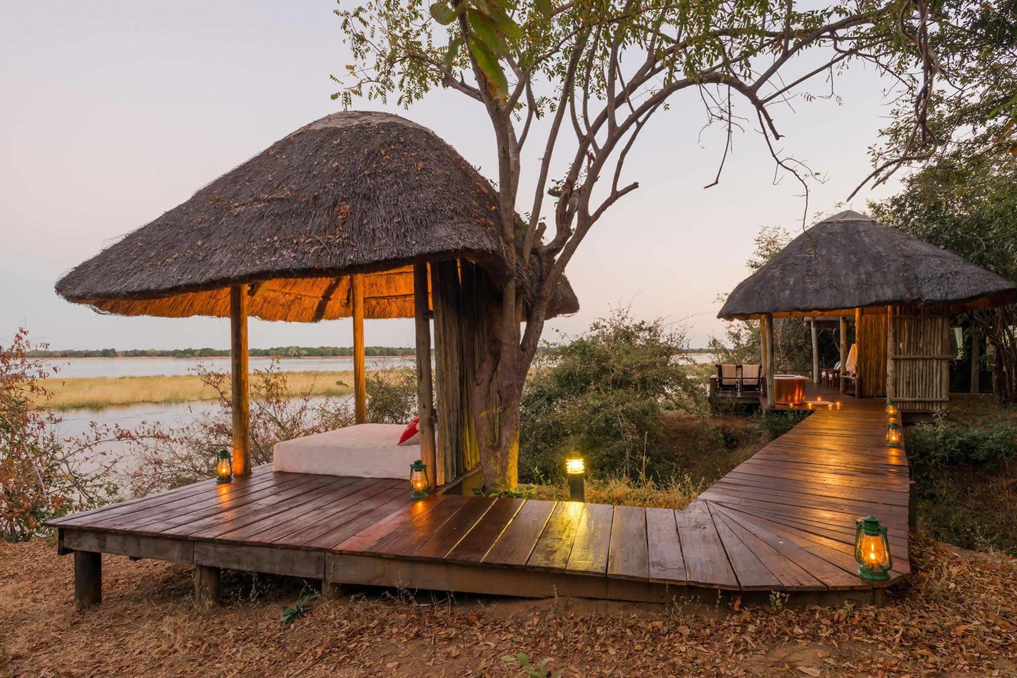 Royal Zambezi Lodge Mafuta Luaran gambar