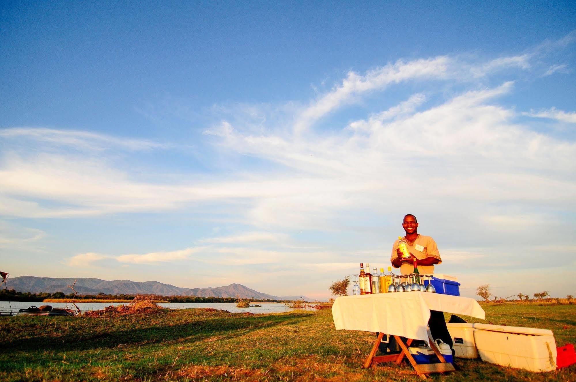 Royal Zambezi Lodge Mafuta Luaran gambar